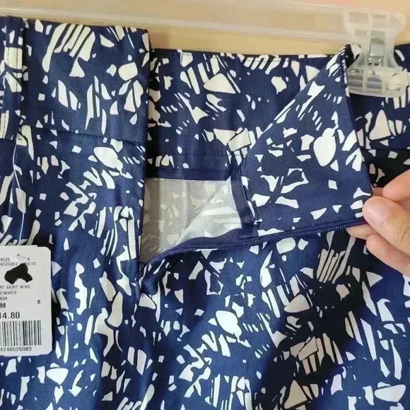 Forever 21 Juniors Sz Medium Mini Skirt Blue And White Pattern NWT - Picture 5 of 8